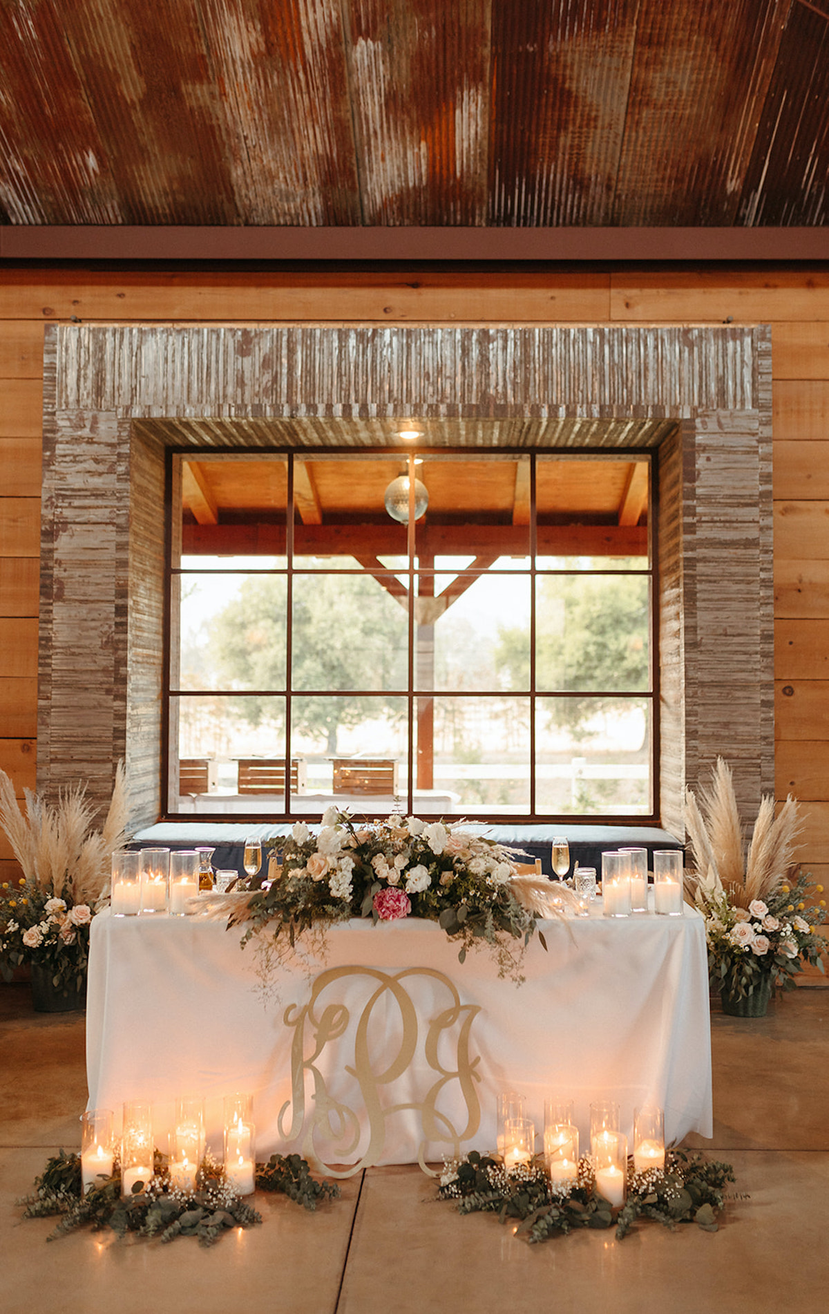 Incorporating candles into your barn reception