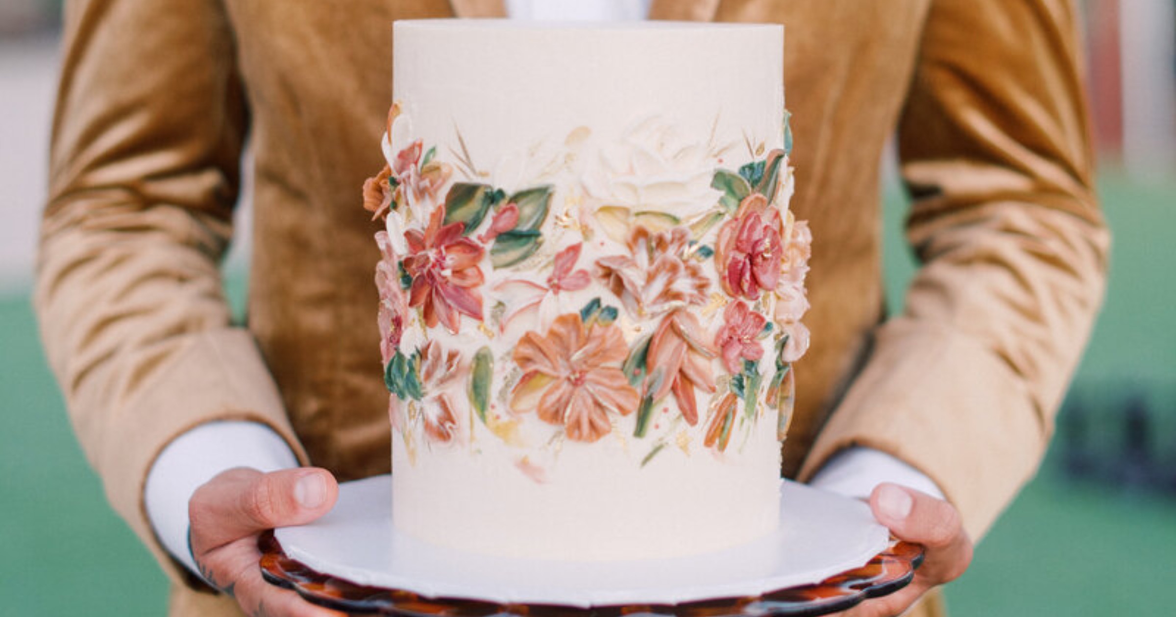 Impress Your Guests With These Fall Wedding Cake Flavors