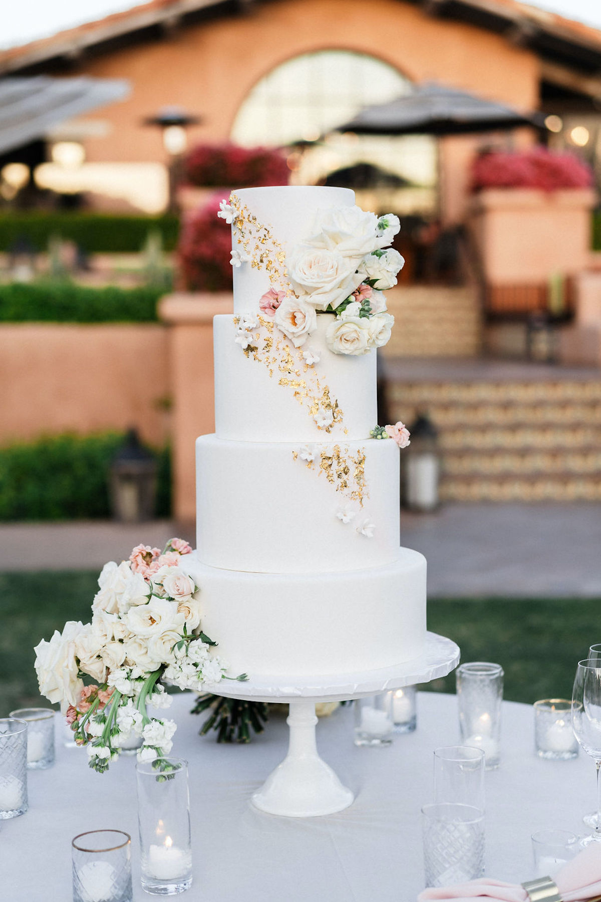 gold leaf wedding cake details