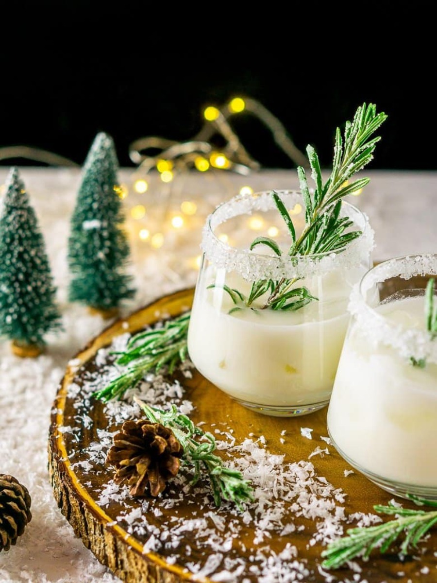Craft Cocktail Ideas For Your Winter Wedding