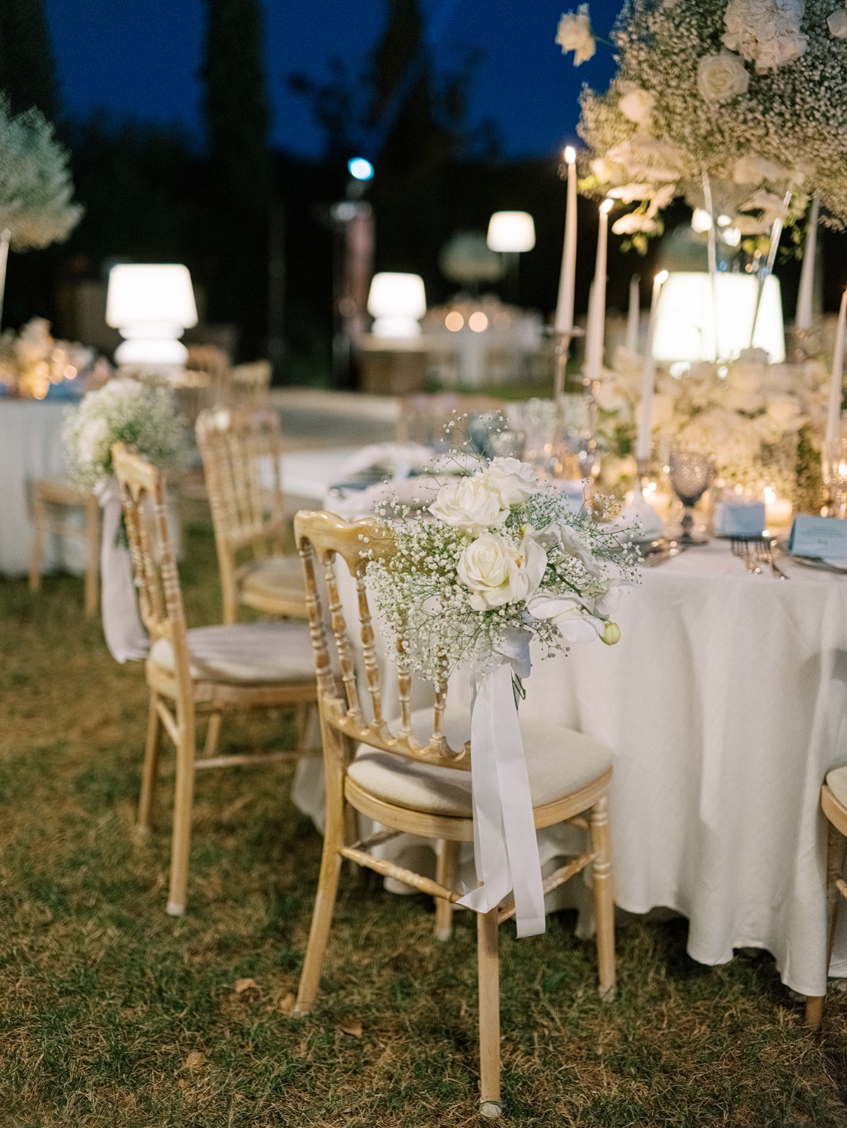 rose and baby's breath wedding florals