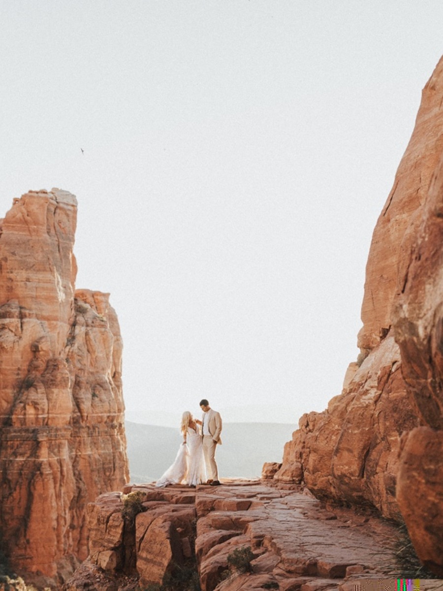This Red Rocks Destination Wedding Needed Nothing but the Location