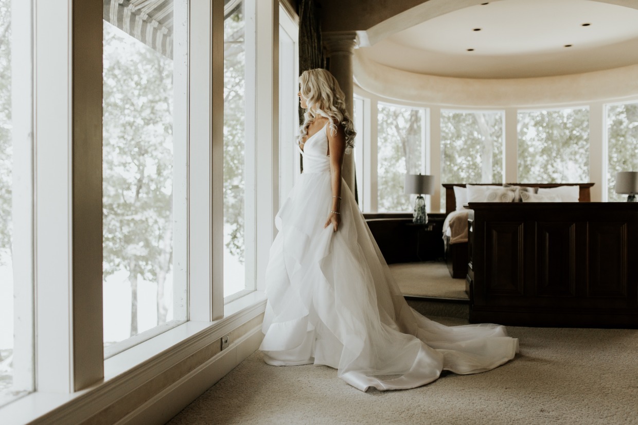 The Estate at Cherokee Dock Bridal Suite