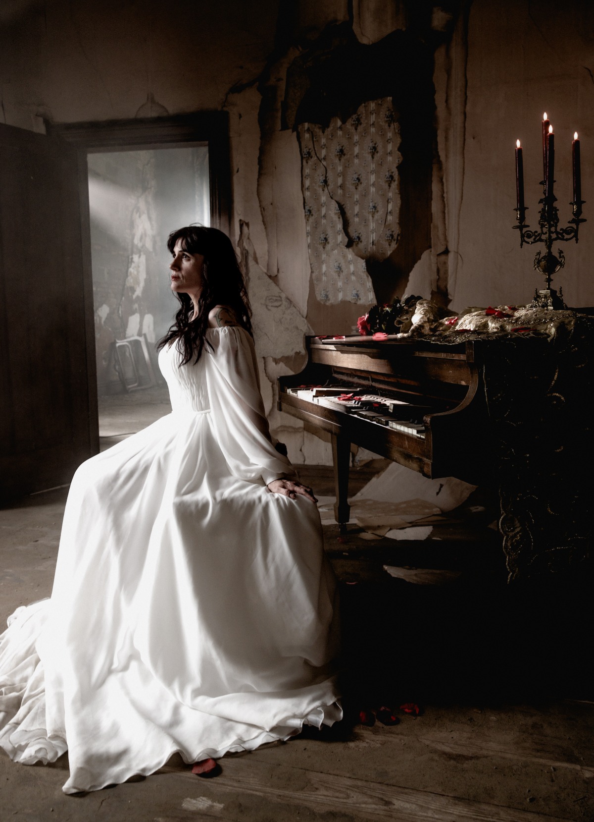 Wedding portraits with a piano