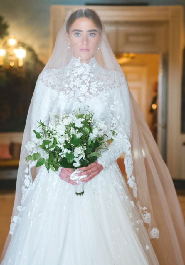 Naomi Biden wedding dress and bouquet
