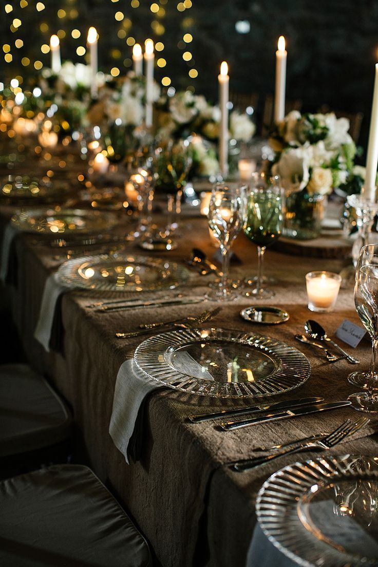 metallic tablescape for holiday wedding