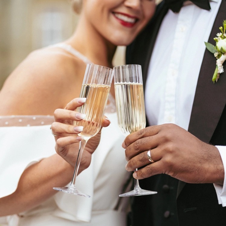 Styled Shoot In A Grand Estate Inspired By Poppin' Bottles - Weddingchicks %