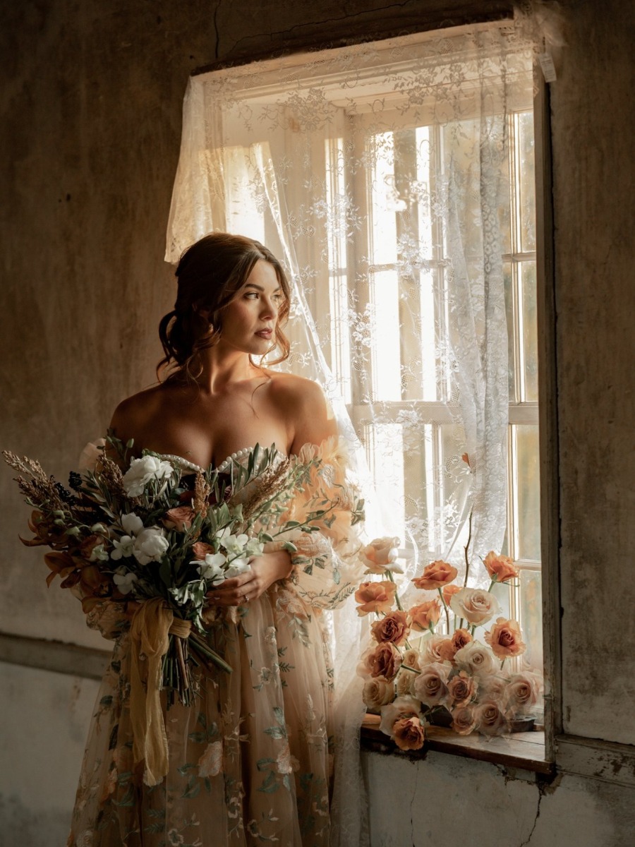 Nashville, TN Vintage Style Bridal Shoot at Historic Location