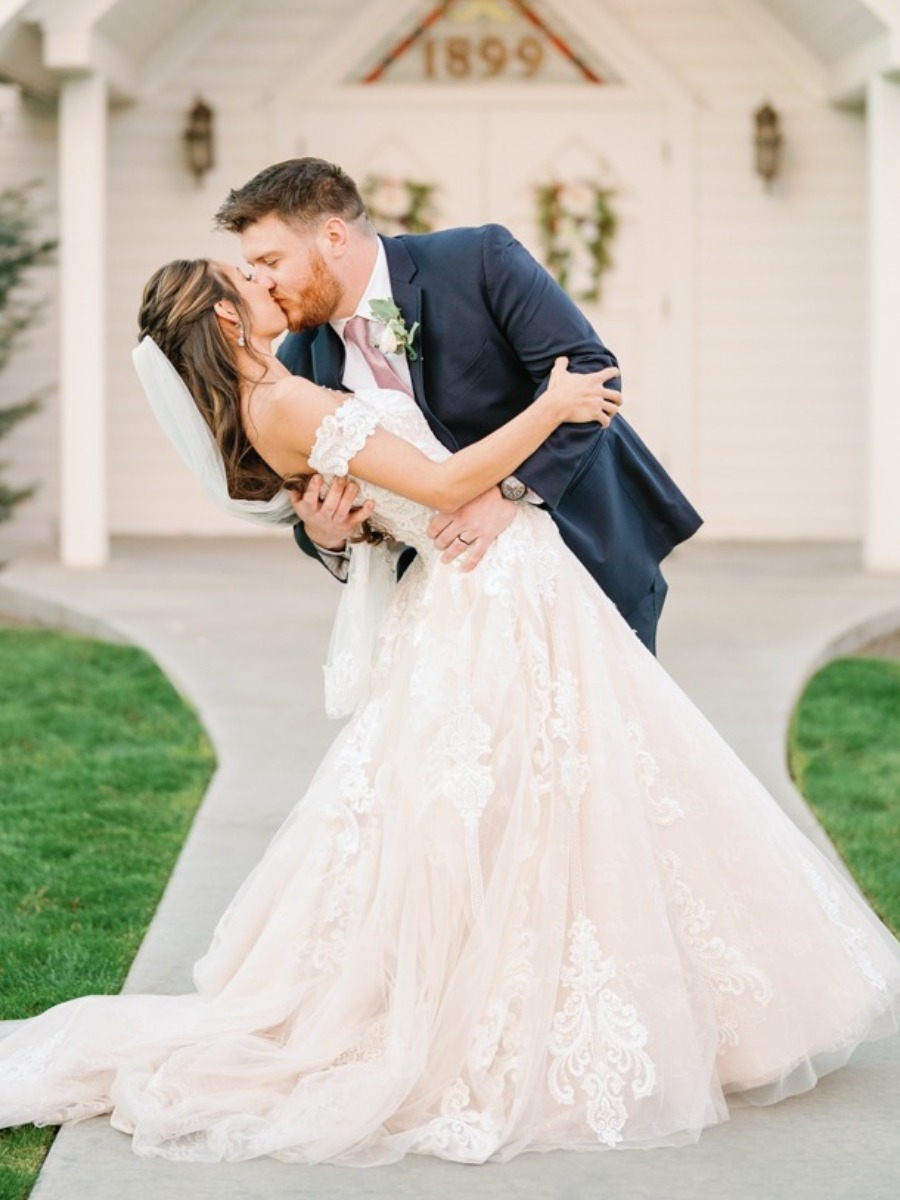 An elegant DIY Idaho wedding that honored family history