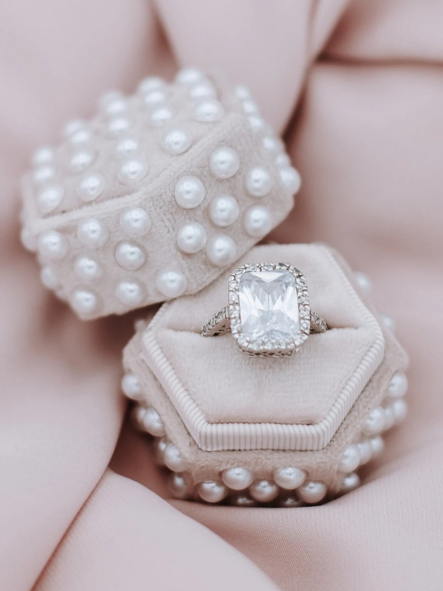 Pearls are Having a Moment and this How to Incorporate Them into your Wedding