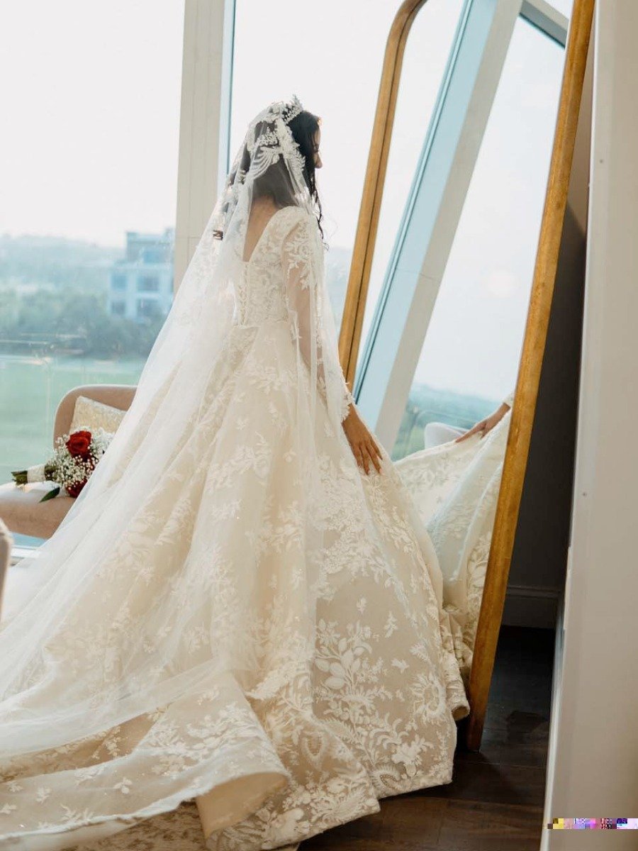 This Nashville Wedding Featured a Custom Couture Gown Fit for Royalty
