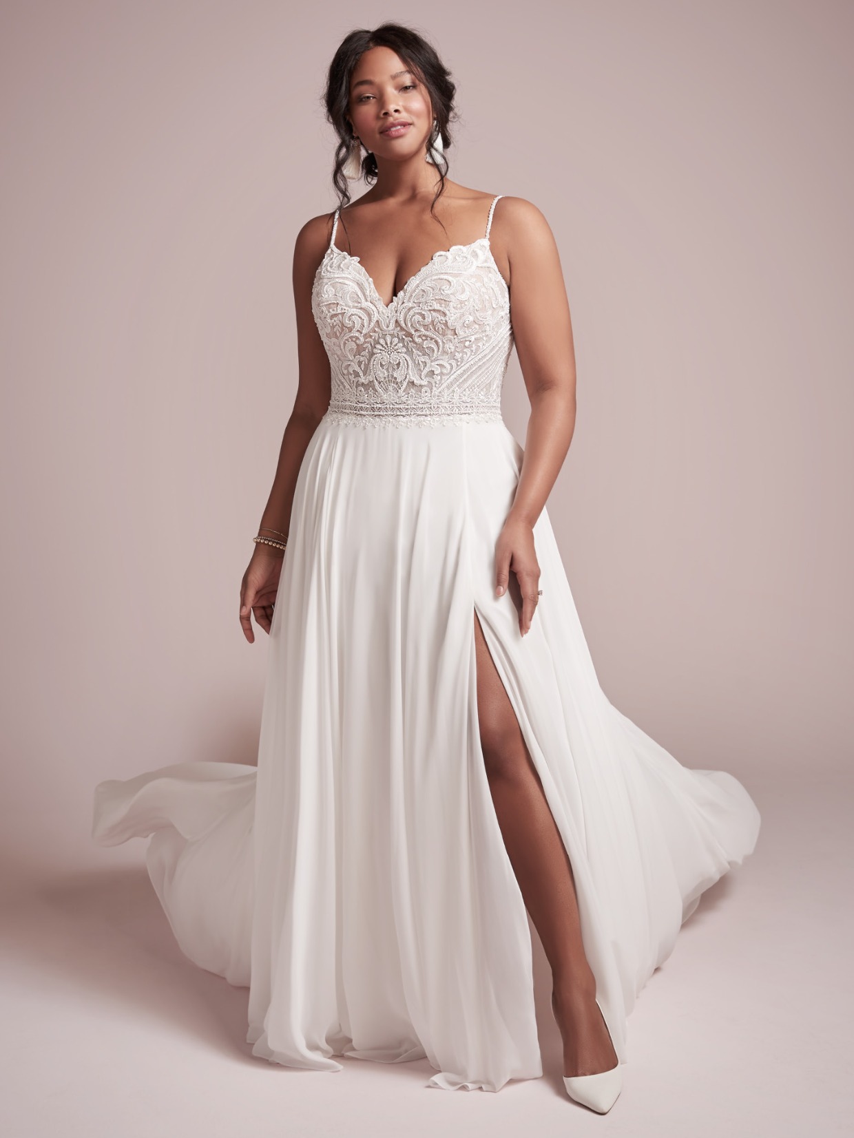 Rebecca-Ingram-Lorraine-20RS712-Curve-Main-IV