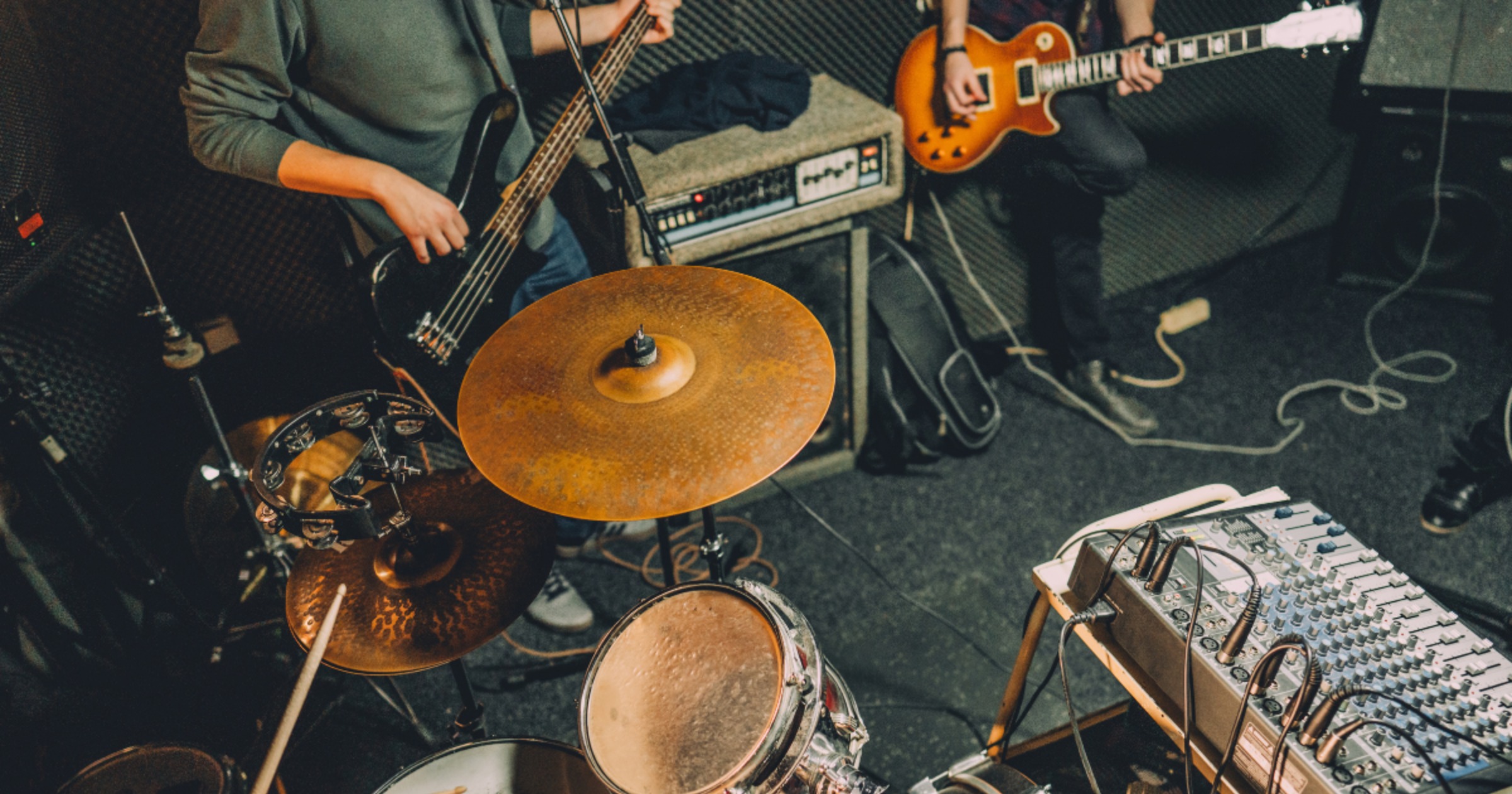 How to hire a band for your wedding