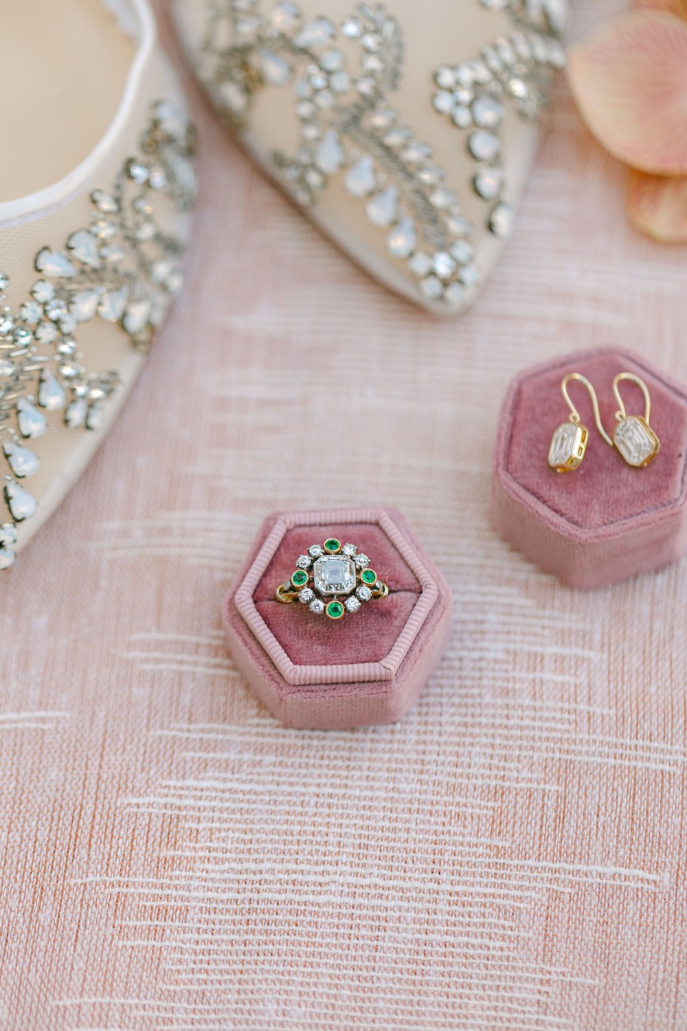 An Old Hollywood Inspired Wedding But Make it Modern - Weddingchicks %