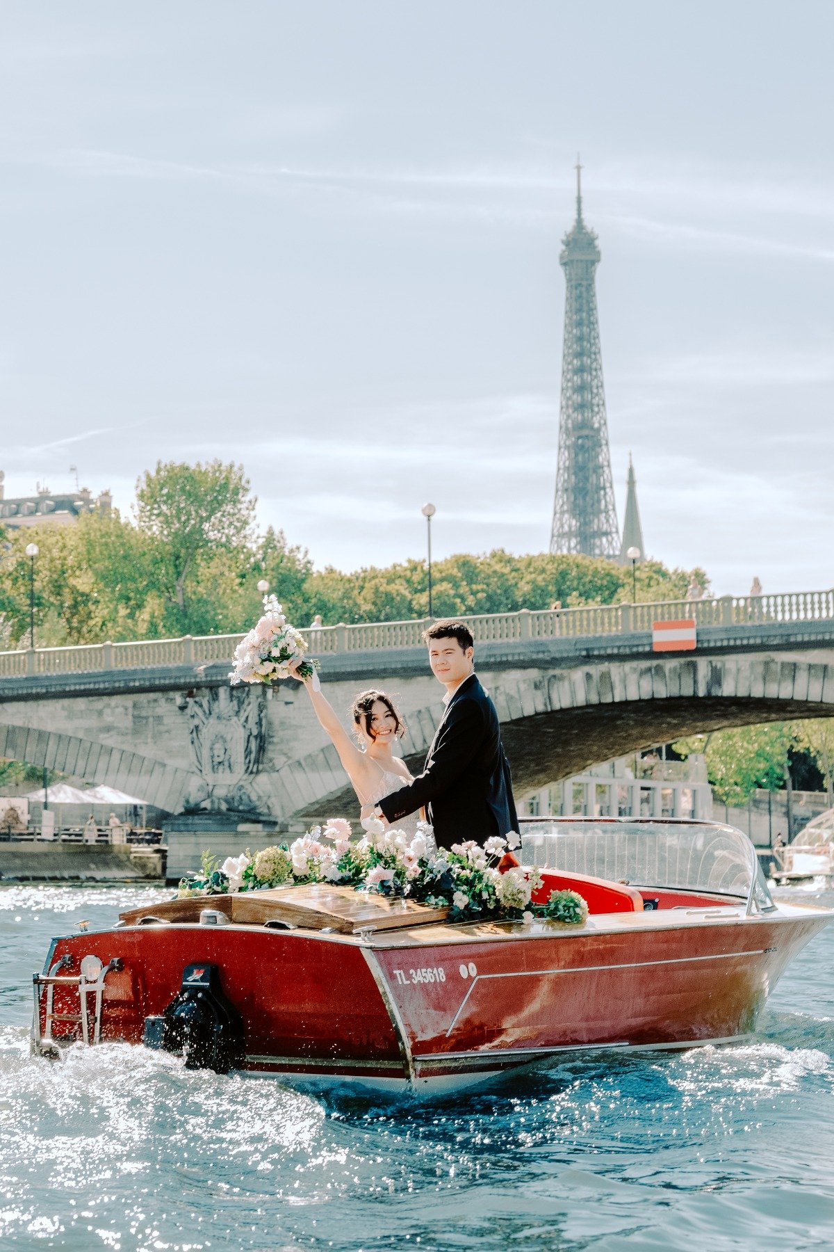 bride and groom elope in Paris on boat
