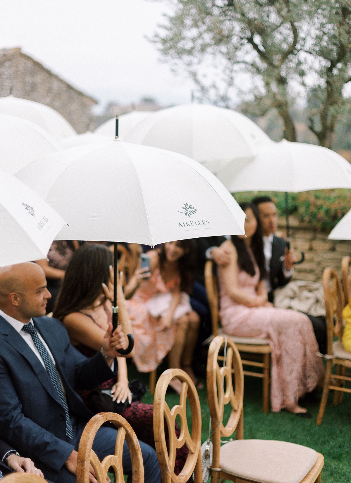 how to handle rain at an outdoor ceremony