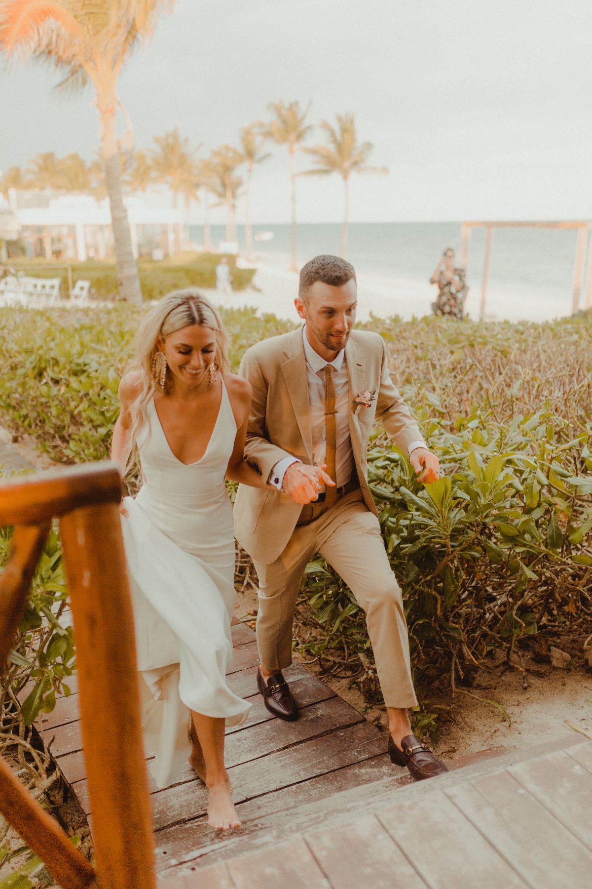 beach-inspired wedding photos