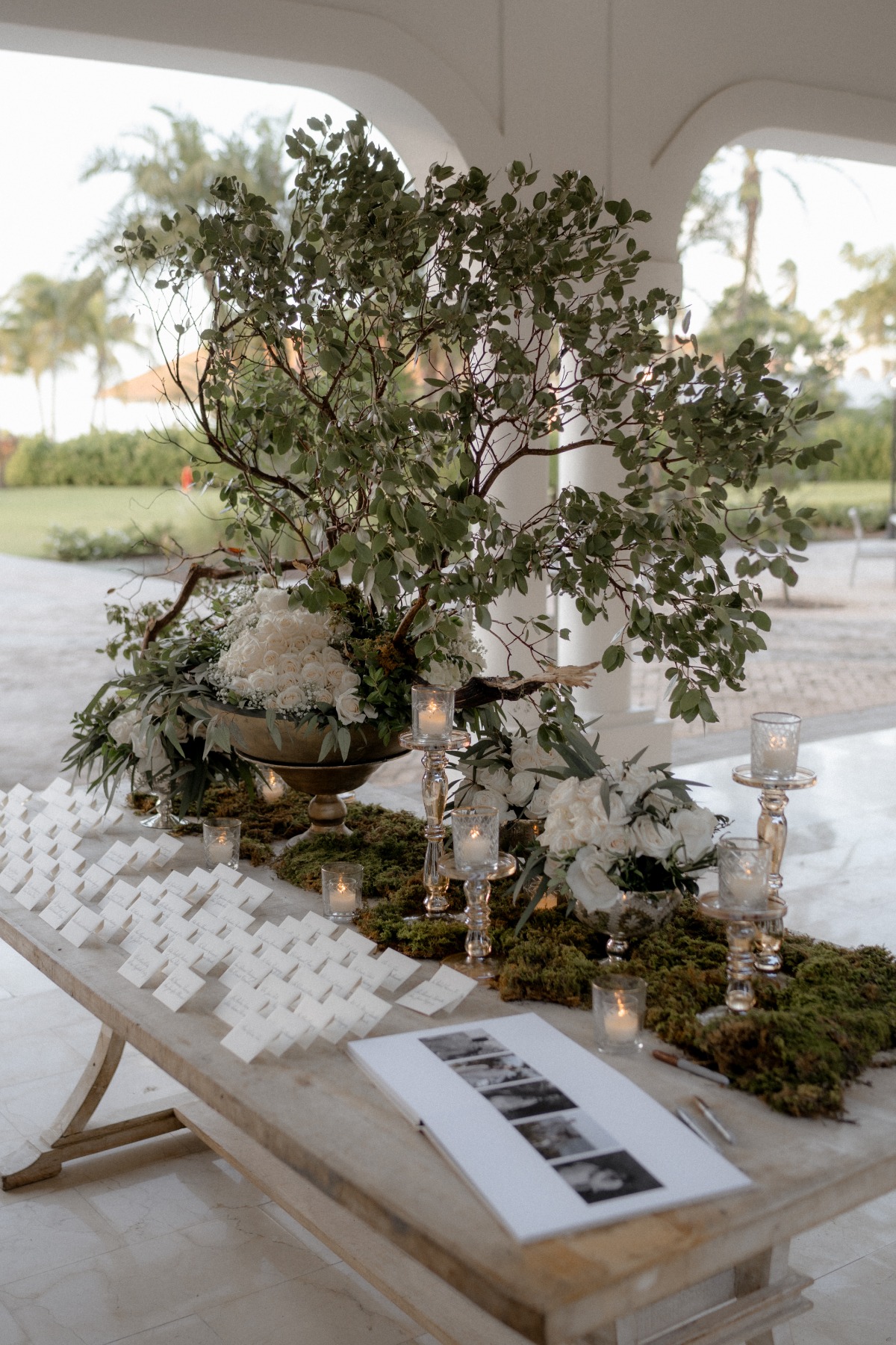 nature-inspired place card table 