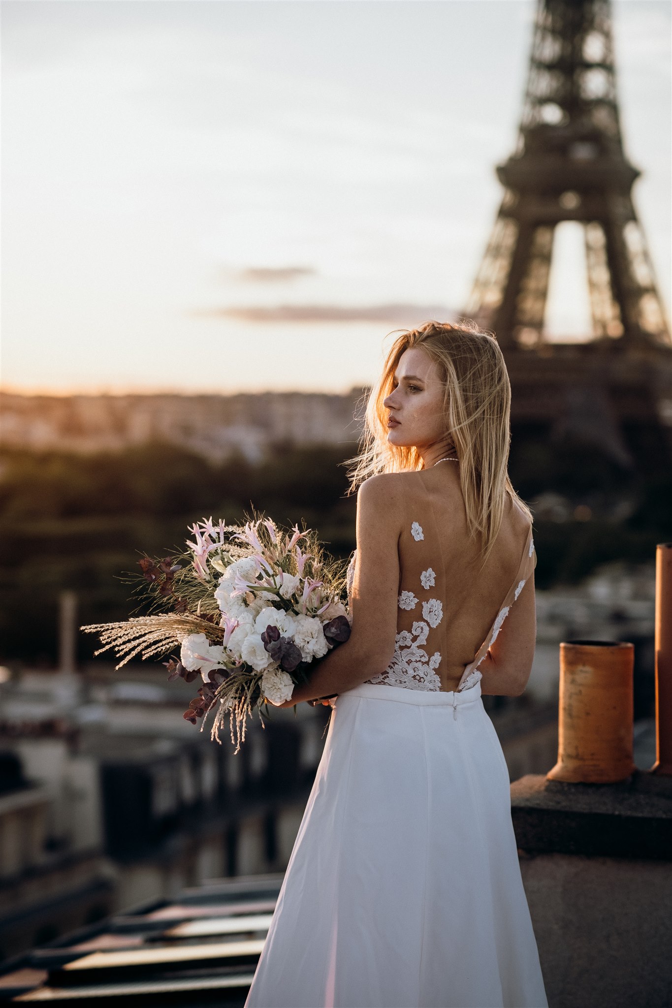 golden hour-inspired wedding bouquet