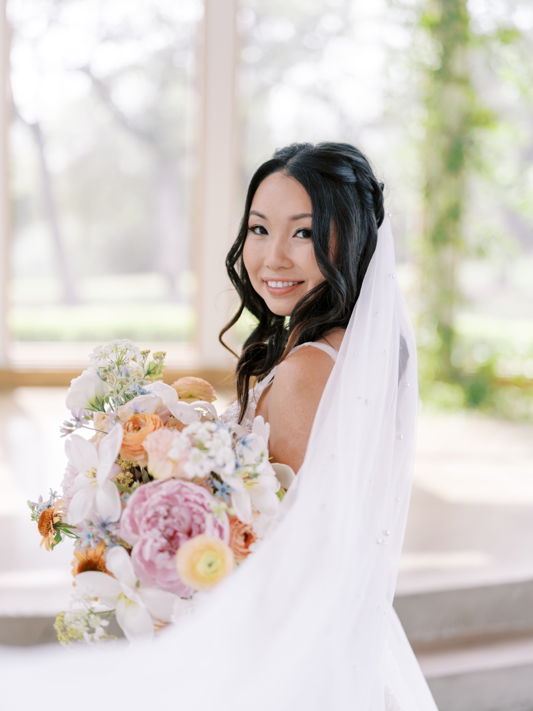 how to use peonies in wedding bouquet