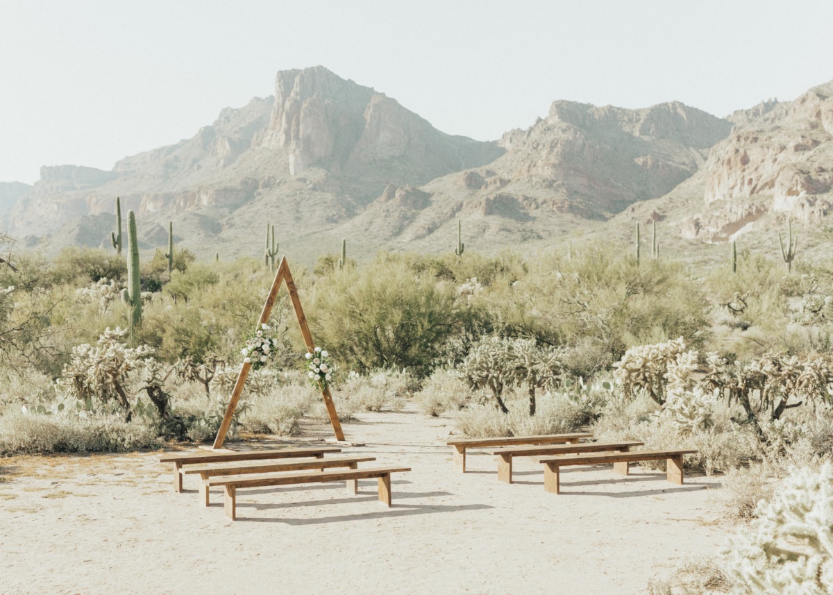 desert wedding ideas that blend in with nature