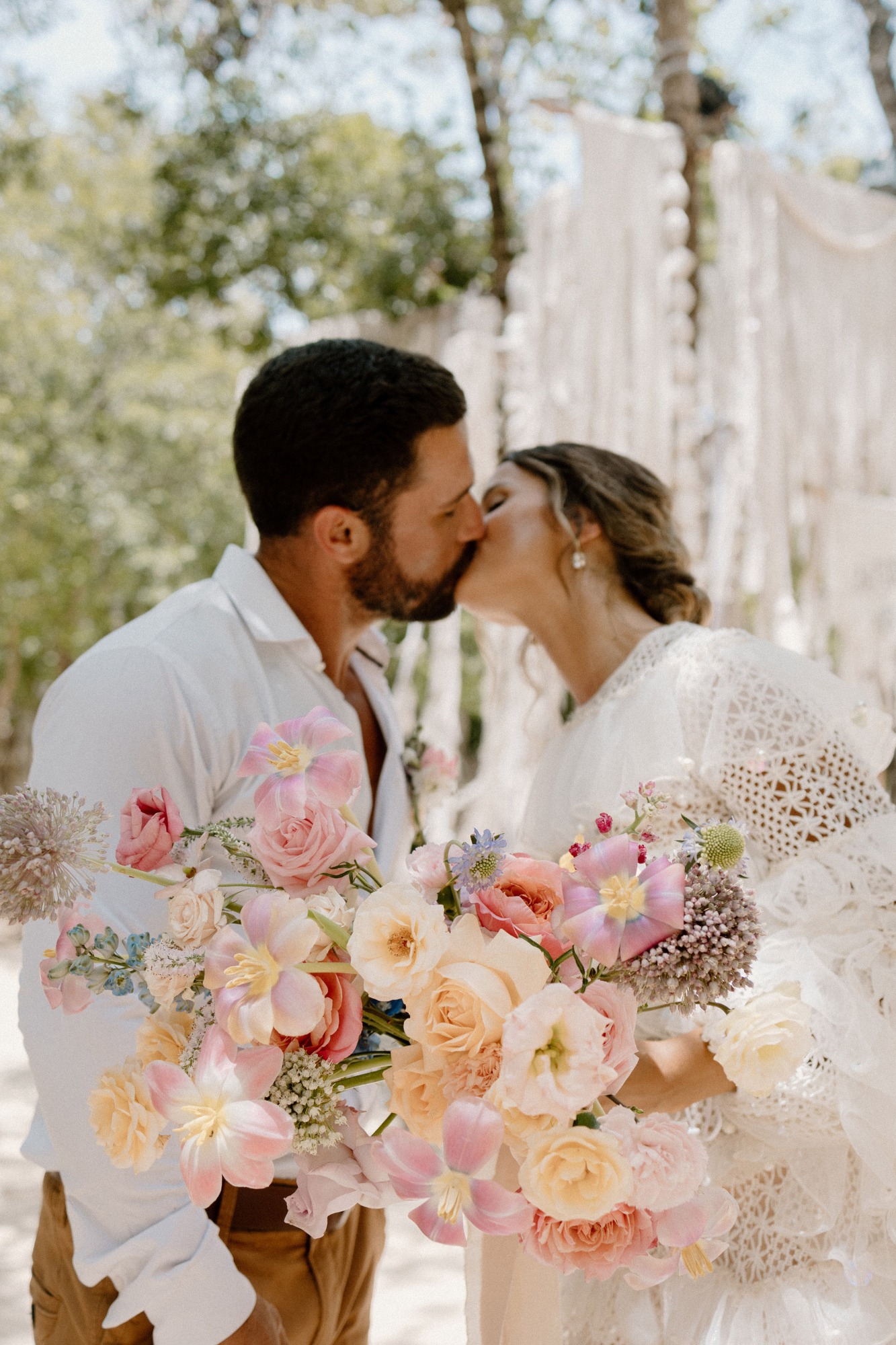 spring wedding bouquet