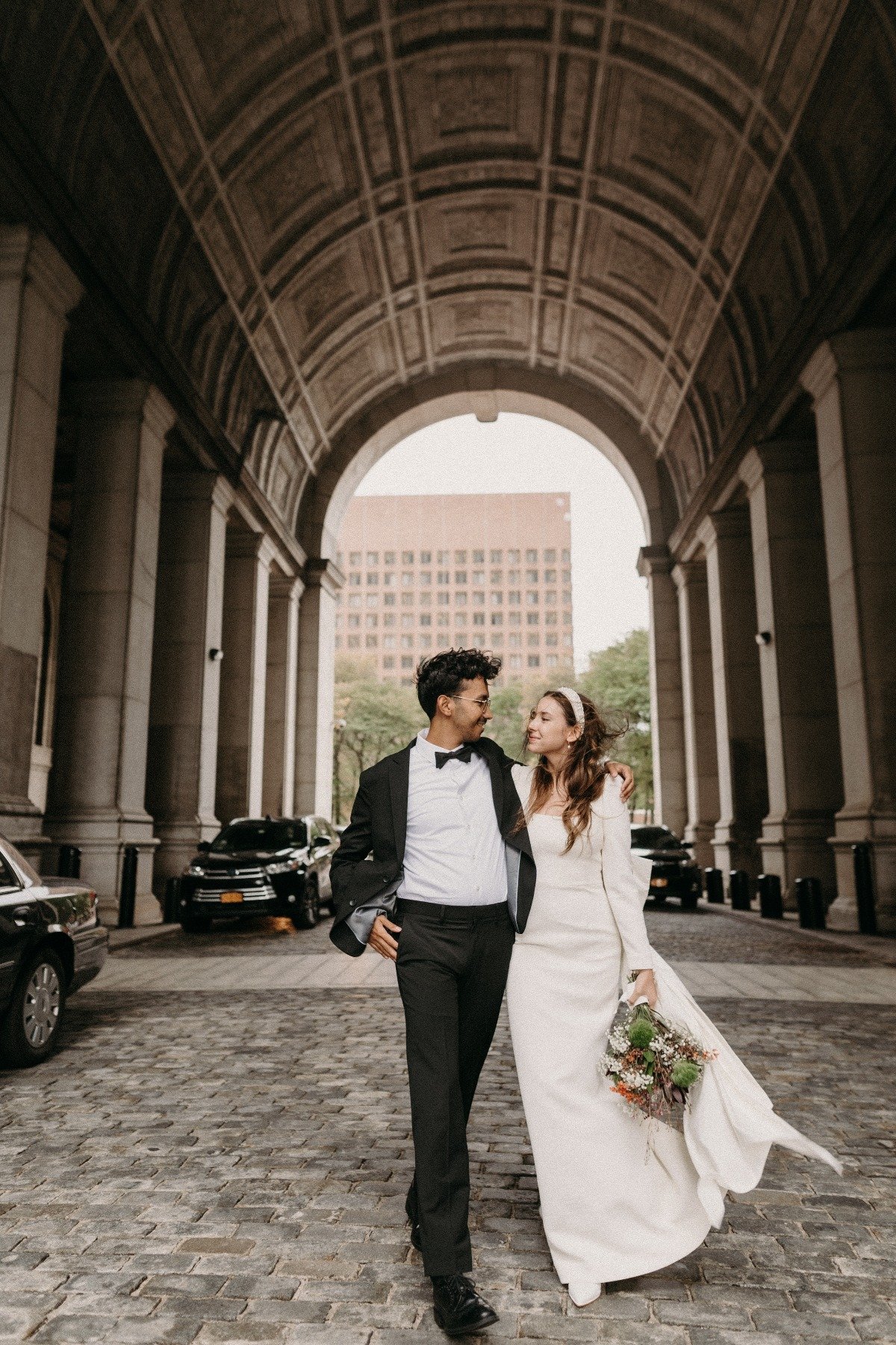 From subway to Soho: A “90’s chic” elopement all over Manhattan