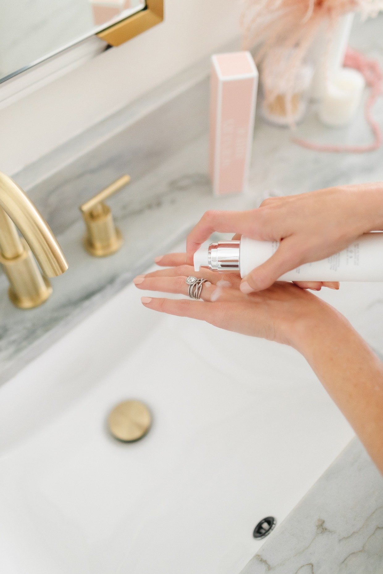 jewelry cleaner that you can use while you're wearing your rings by Shinery