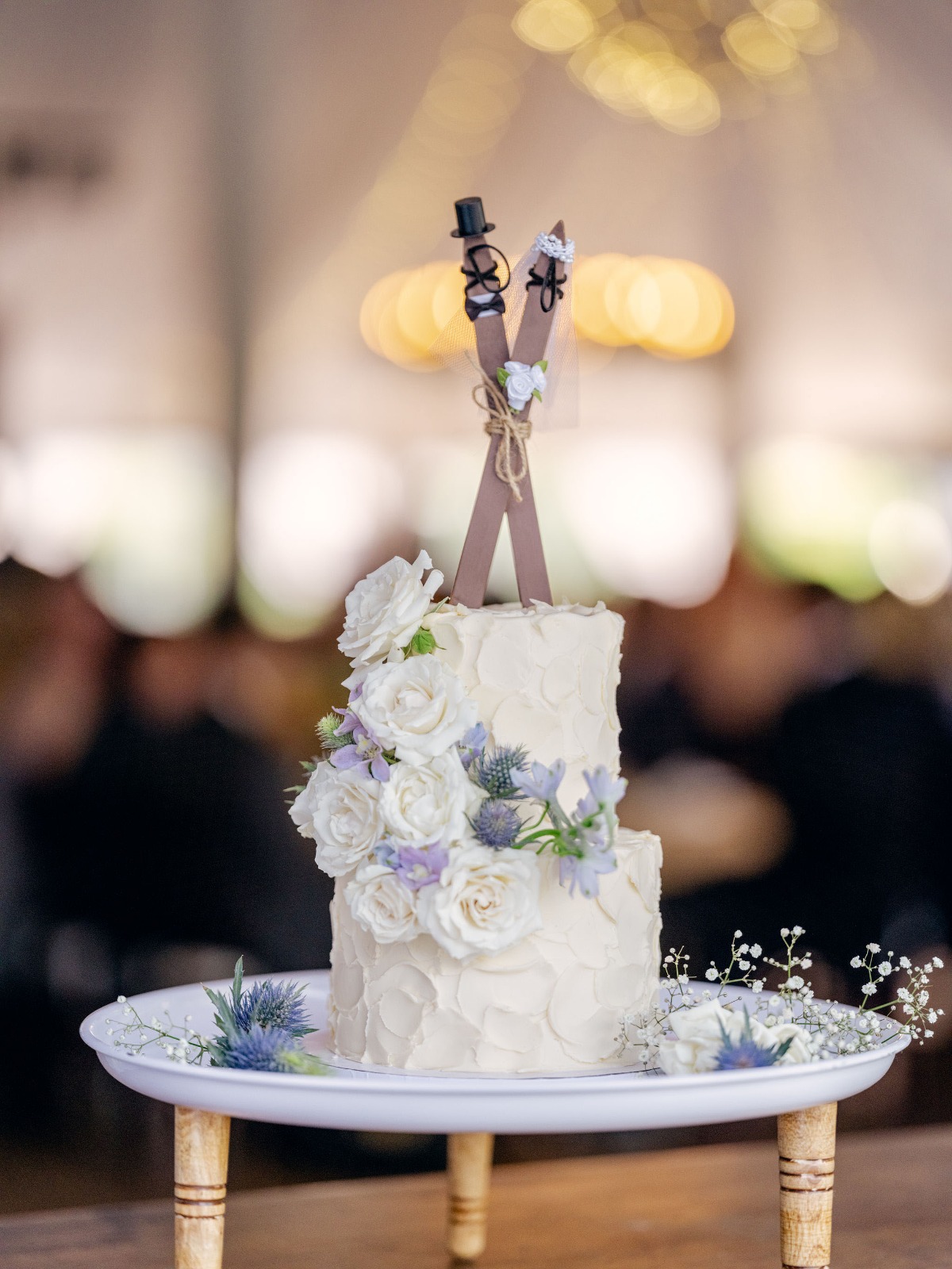 ski-themed wedding cake