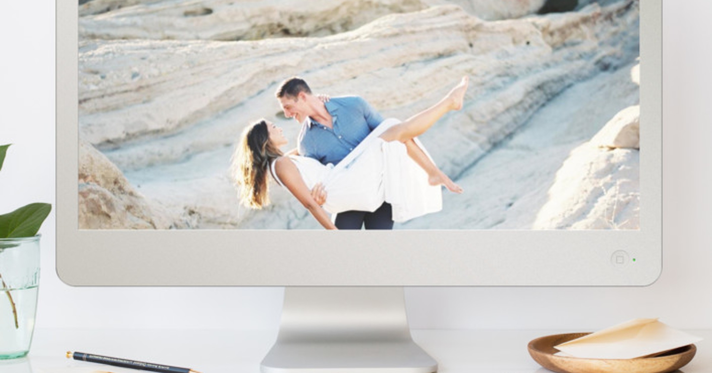 Free wedding websites + new wedding stationery from Minted
