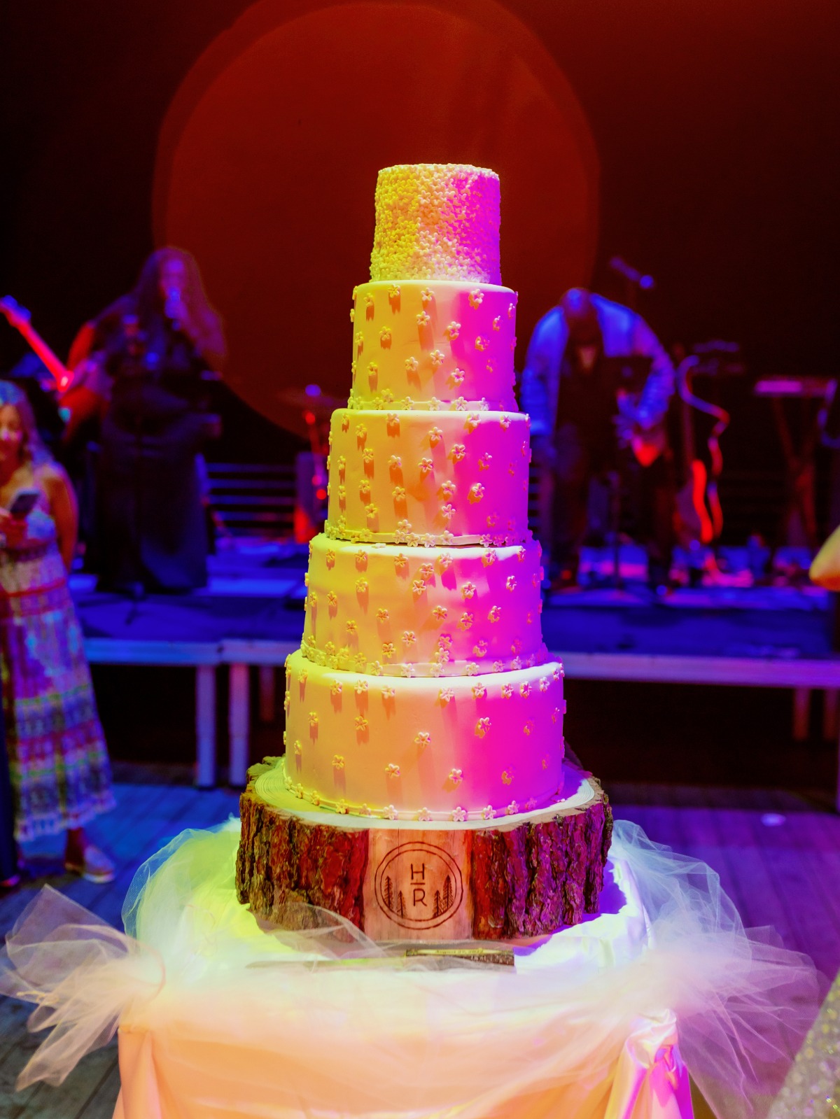 woodsy wedding cake