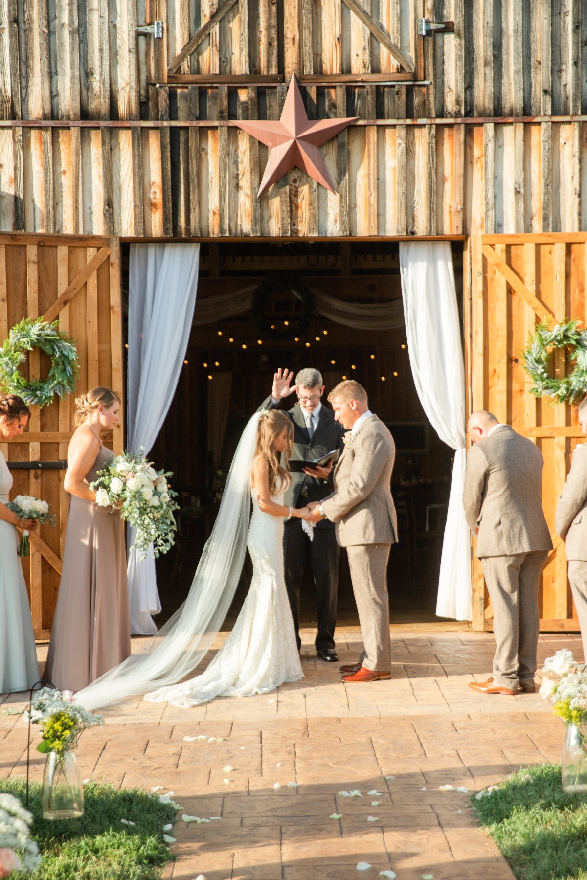 Virginia barn wedding ceremony