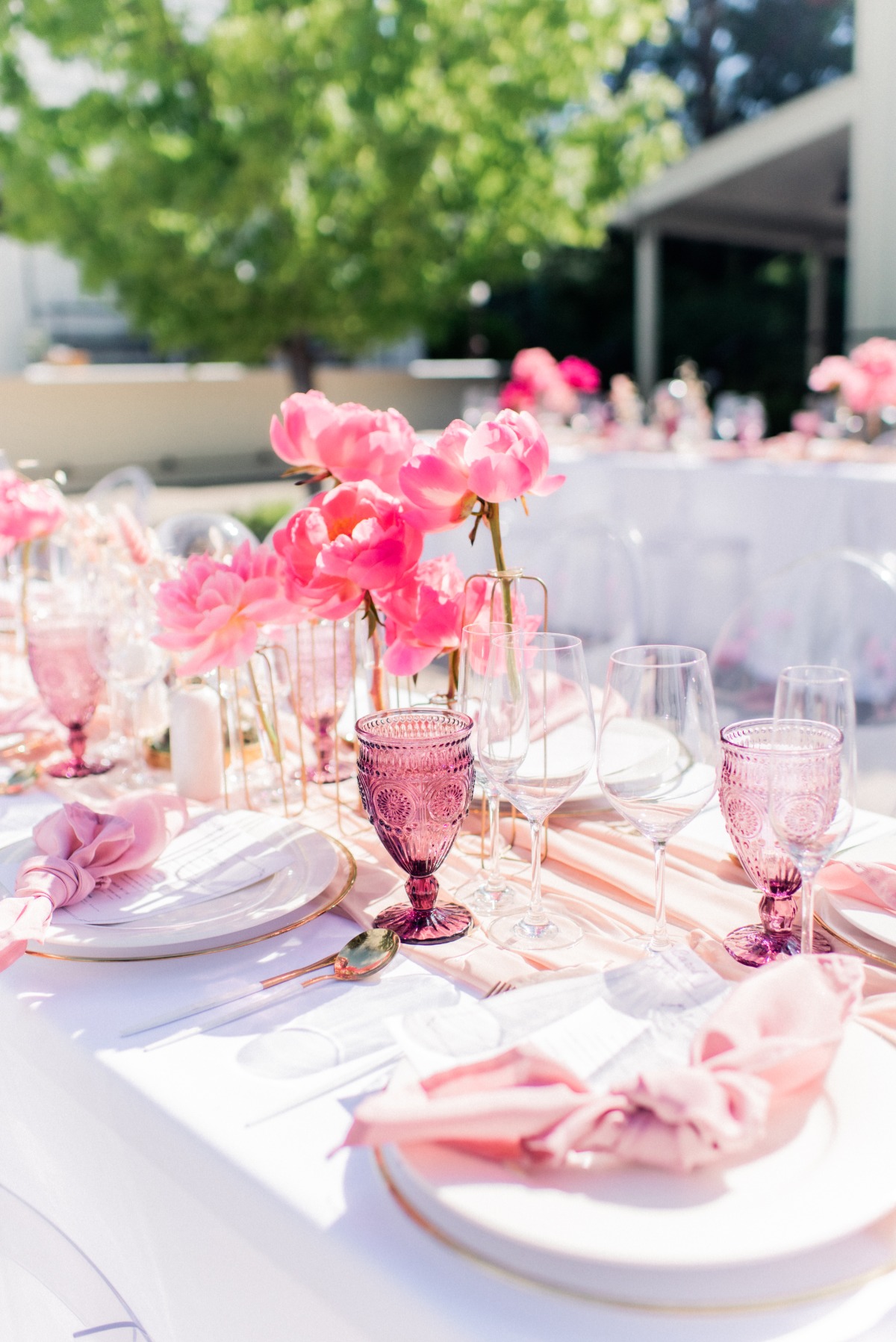 Pink and fuchsia reception details 