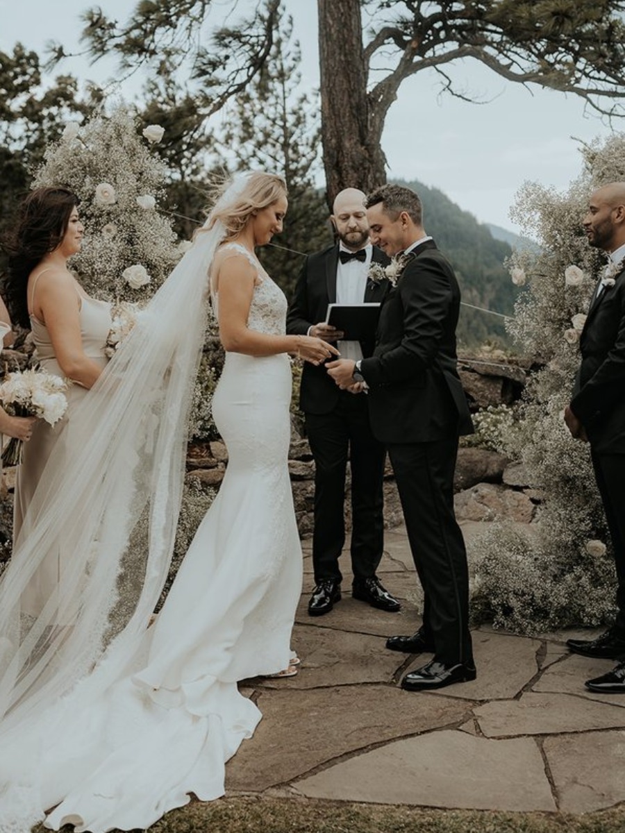 Monochromatic white-toned wedding at the Griffin House In Oregon