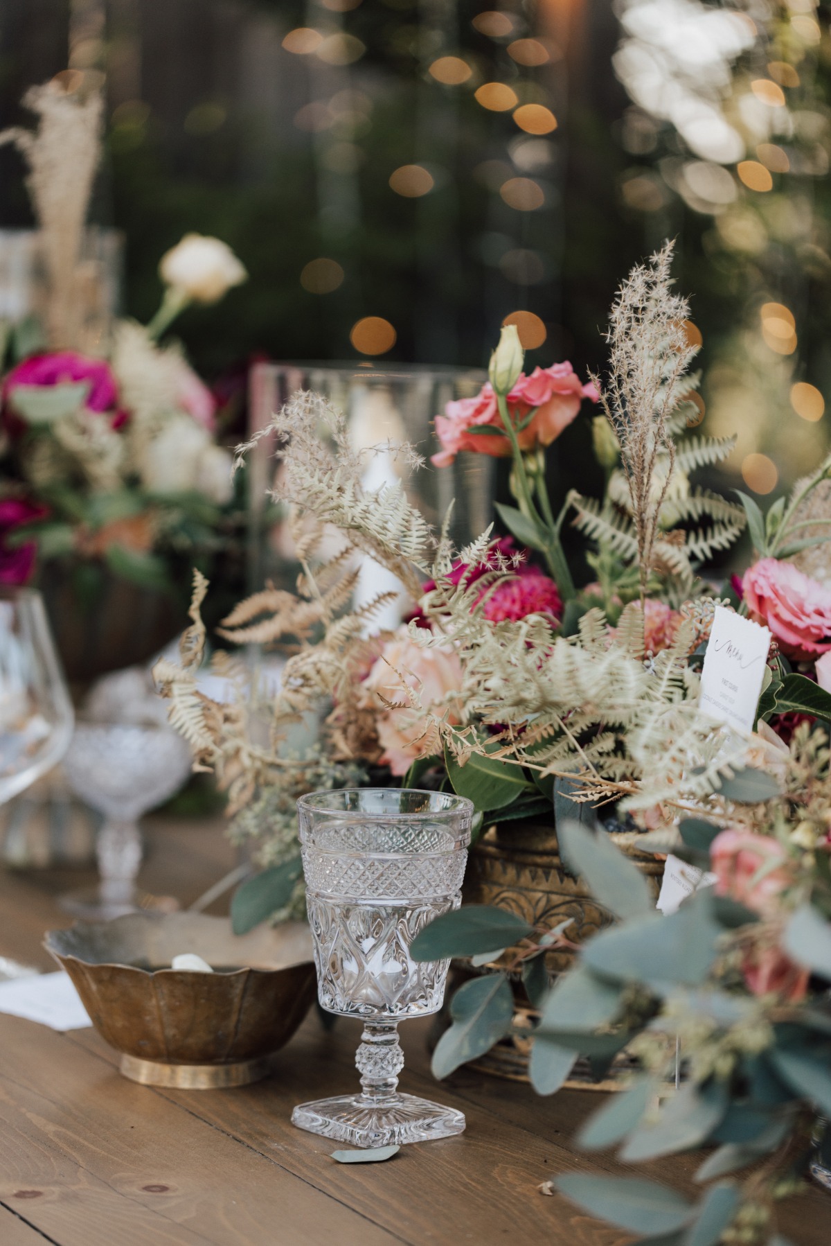 wedding centerpieces with fresh and dried flowers