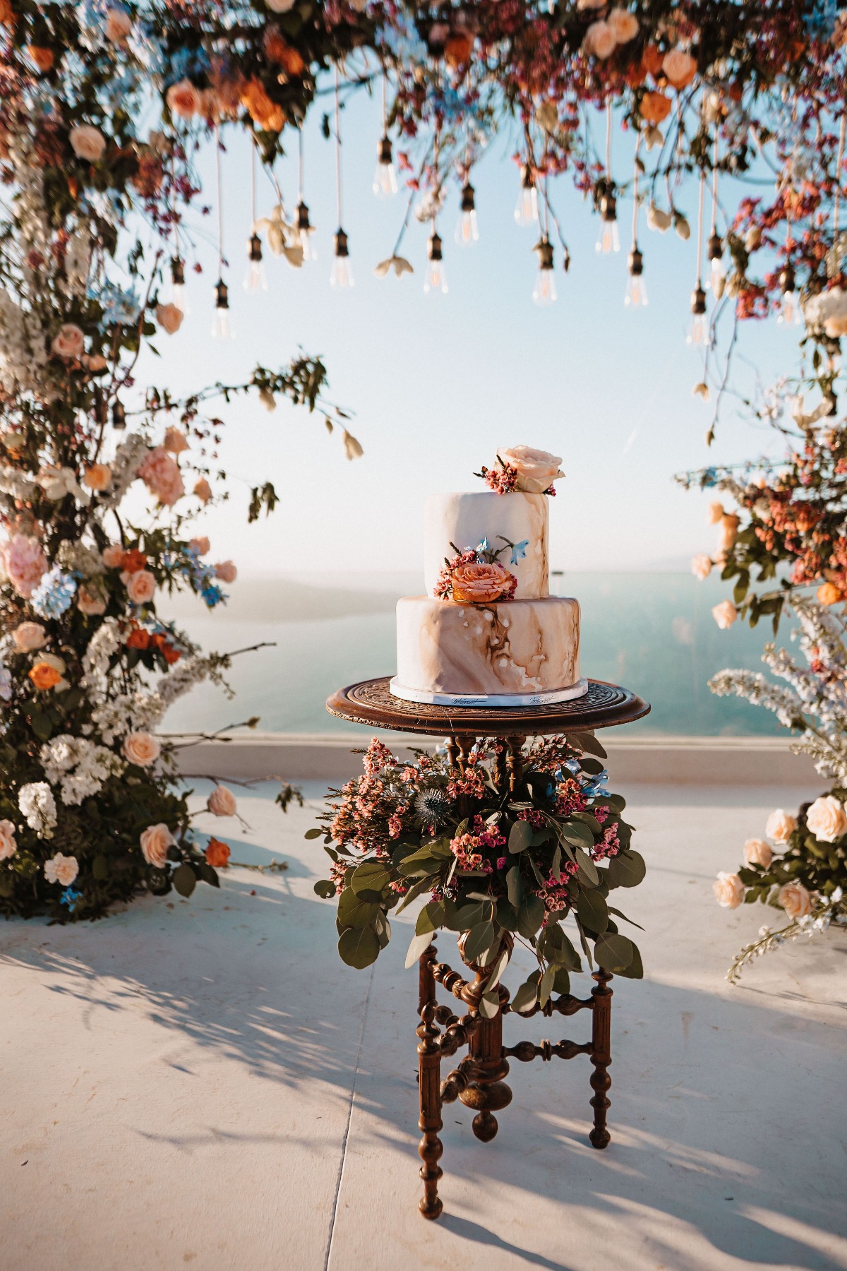 marbled fondant wedding cake