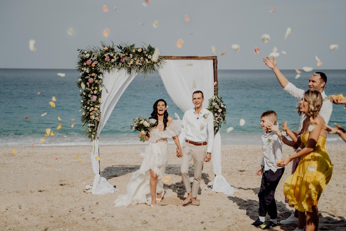 beach wedding in Greece