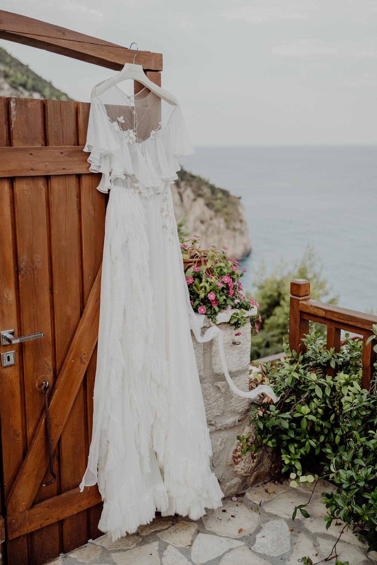 fluttery sleeve wedding dress