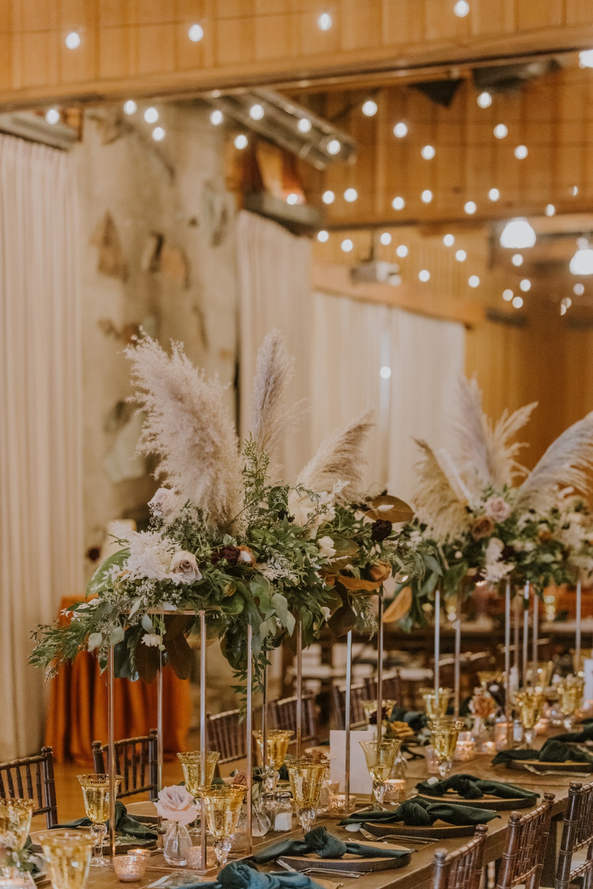 fall tablescape ideas with pampas grass