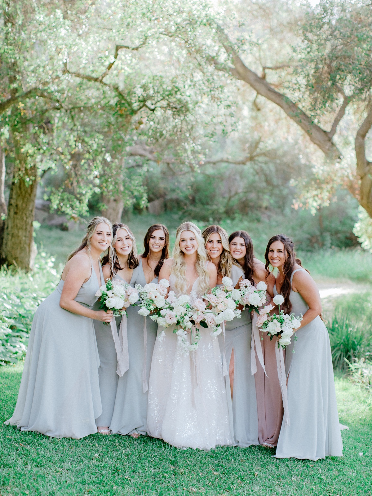 A luxe country club wedding that created a glamorous garden set-up