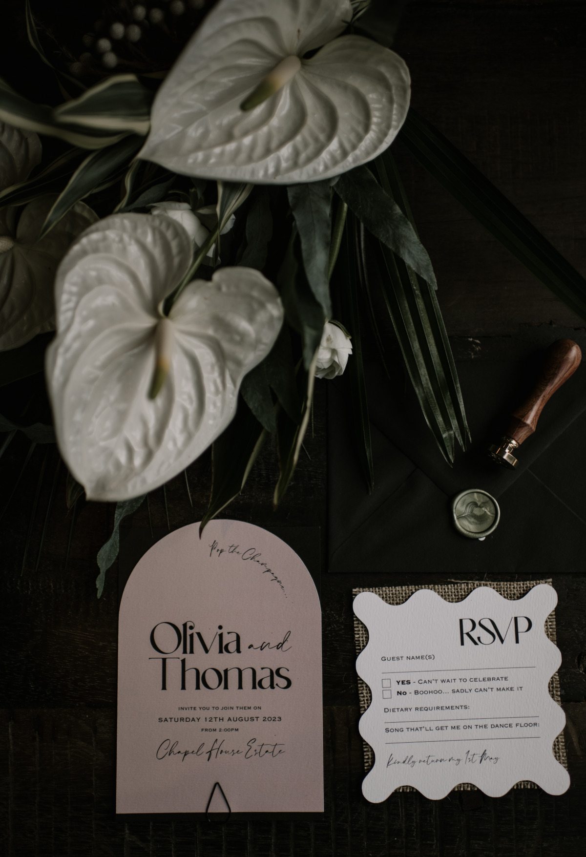 moody modern wedding invitations in mauve