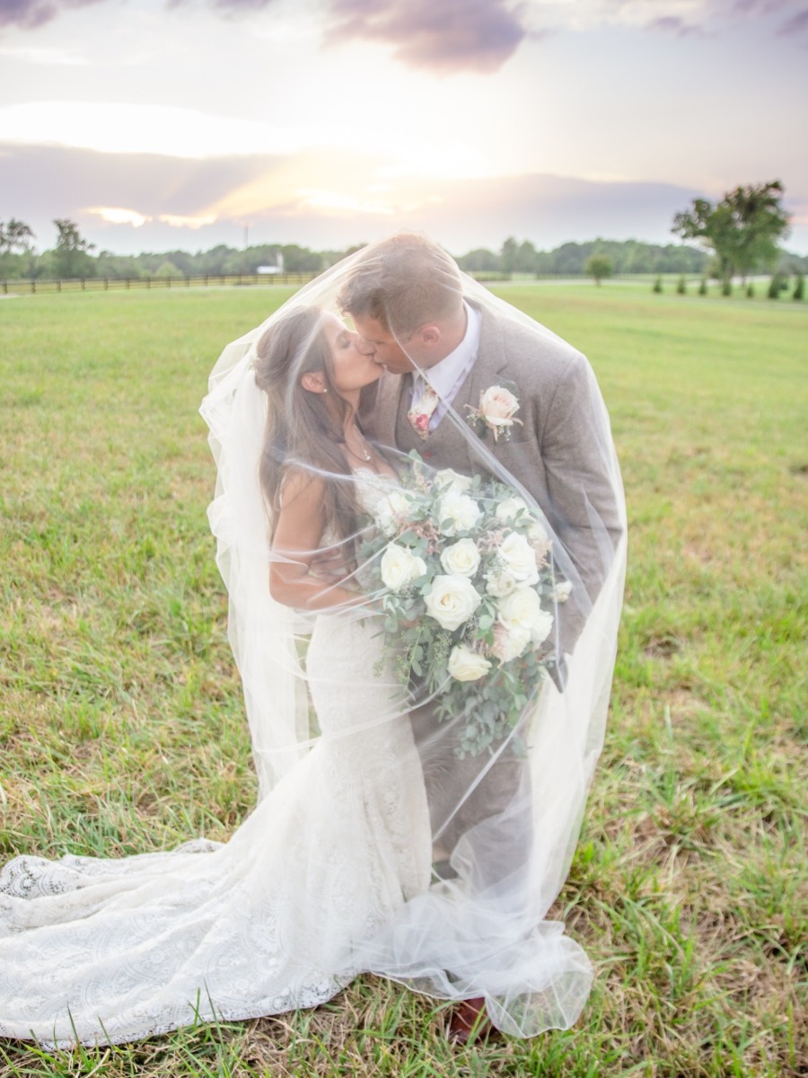 A timeless & rustic chic barn wedding in Richmond, Virginia