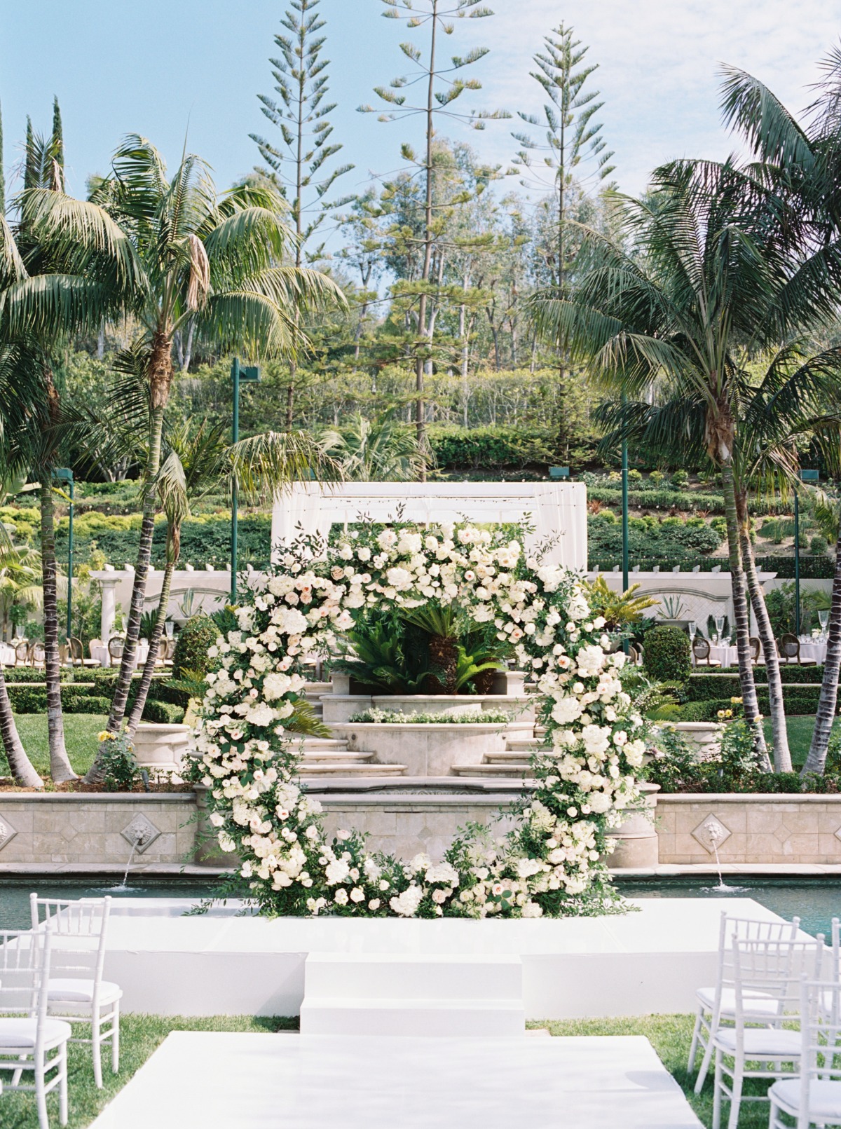 full floral ring for wedding altar