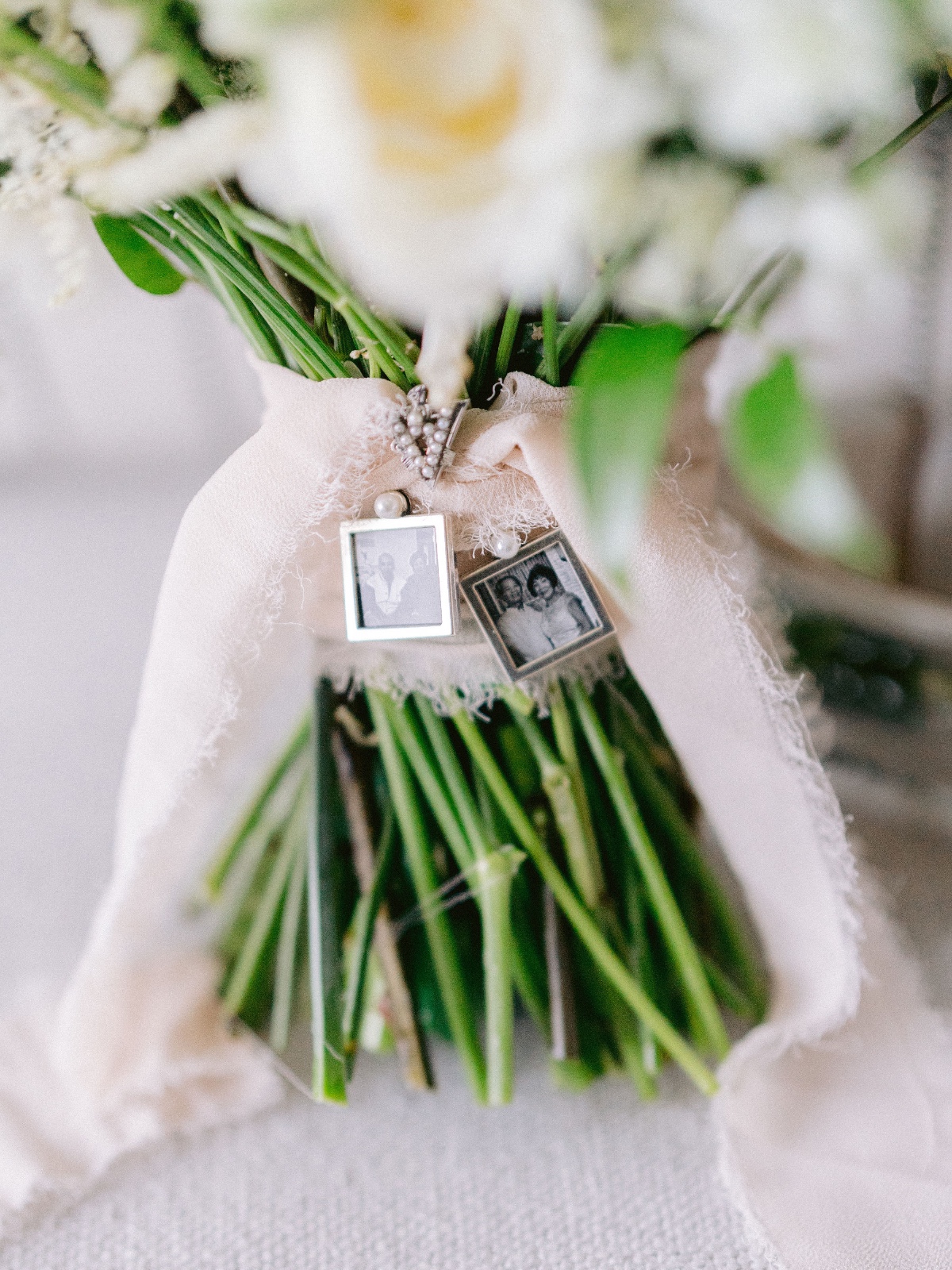 Loved ones locket for bouquet