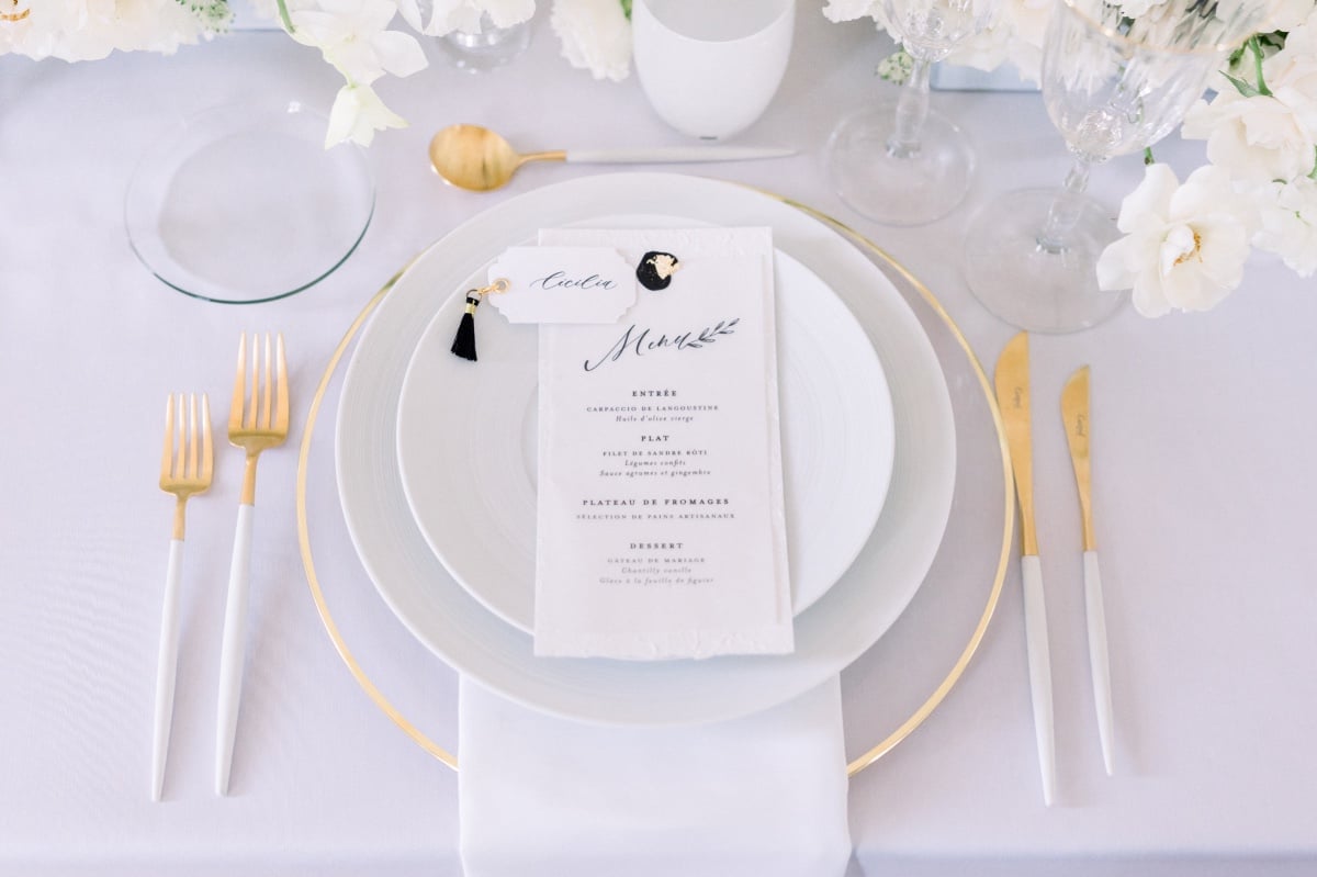 white and gold flatware for wedding