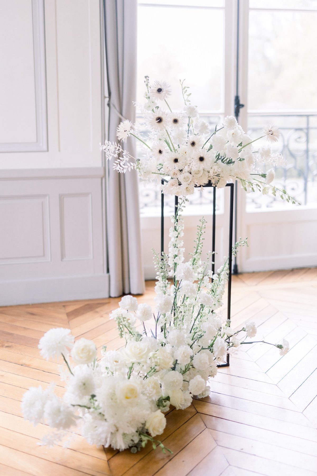 large flowers for wedding arrangements