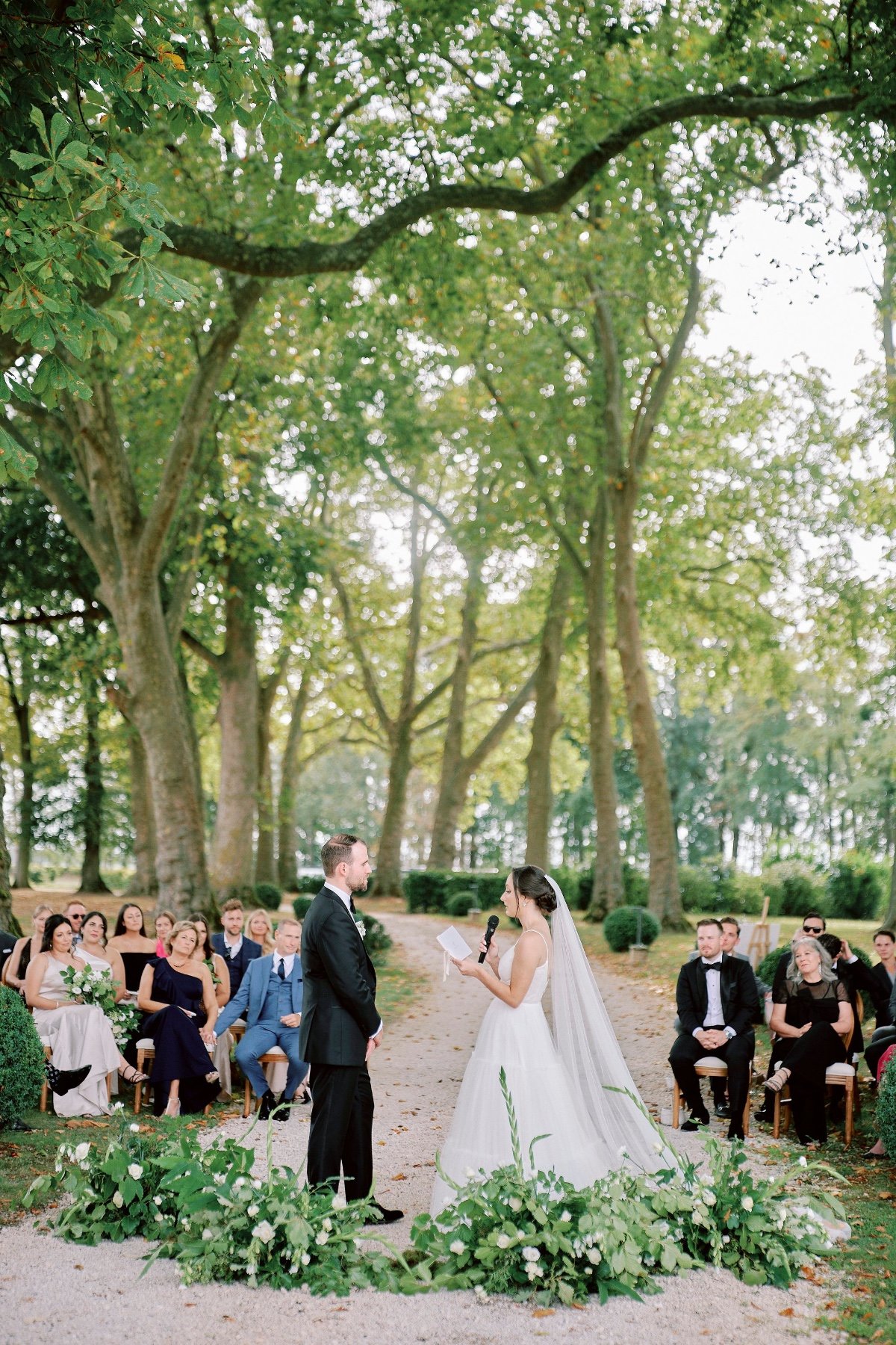 perfect-french-chateau-wedding-in-burgundy00030