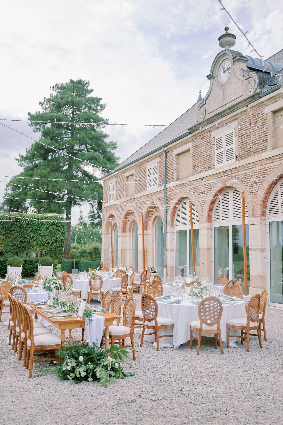 outdoor French reception decor