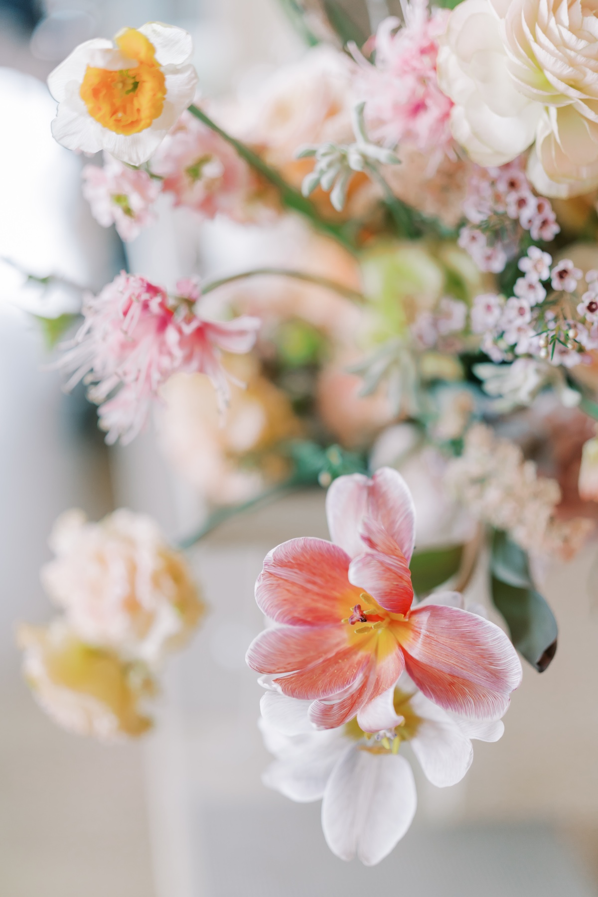 daffodils in wedding bouquets