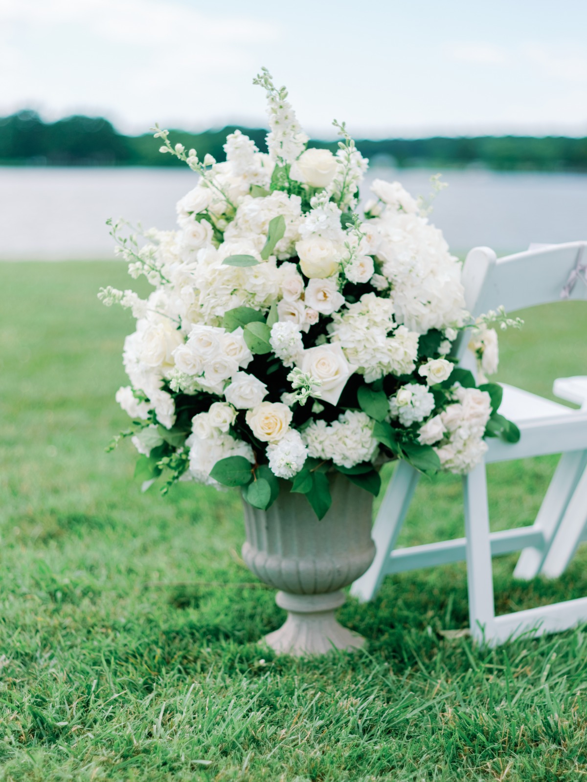 classic all white flower arrangement